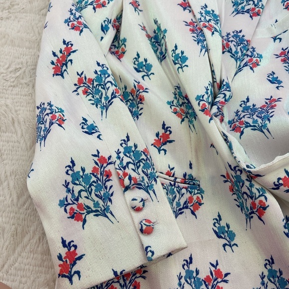 AREA NYC white floral shimmer blazer and biker shorts set - Picture 4 of 4